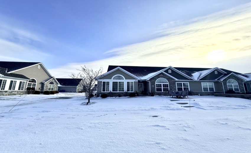 DESIREABLE CORNER UNIT