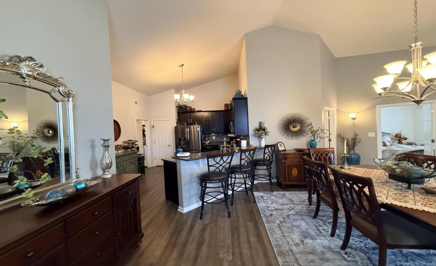 HIGH QUALITY FLOORING