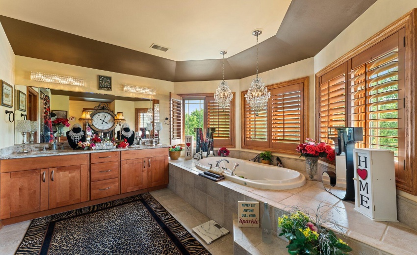 Massive Primary Bath