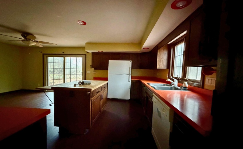 d6ef9aa5-8e26-40e1-8748-281708f972e8