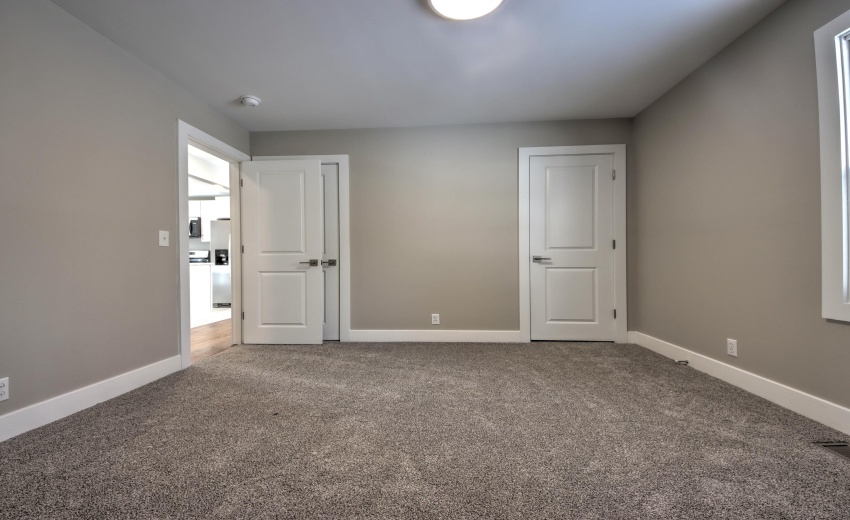 IMG_6069_70_71_72_73_74Interior 3