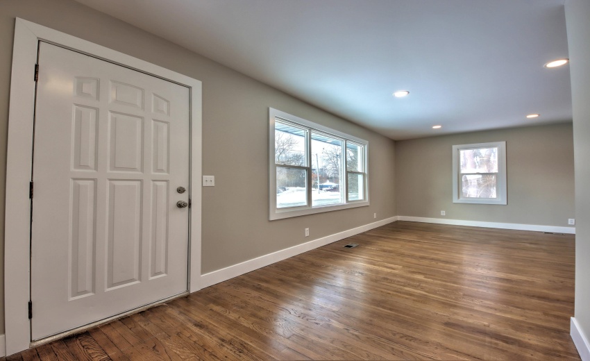 IMG_5991_2_3_4_5_6Interior 3