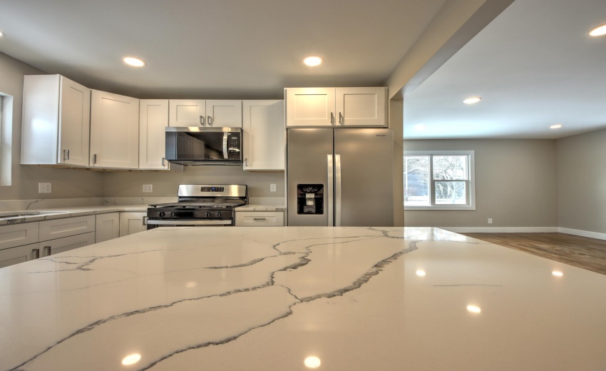 IMG_6033_4_5_6_7_8Interior 3