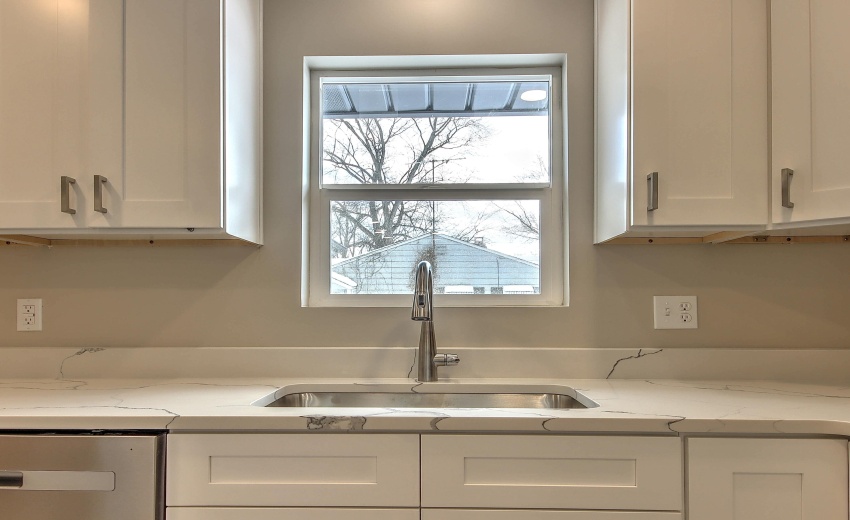 IMG_6045_46_47_48_49_50Interior 3