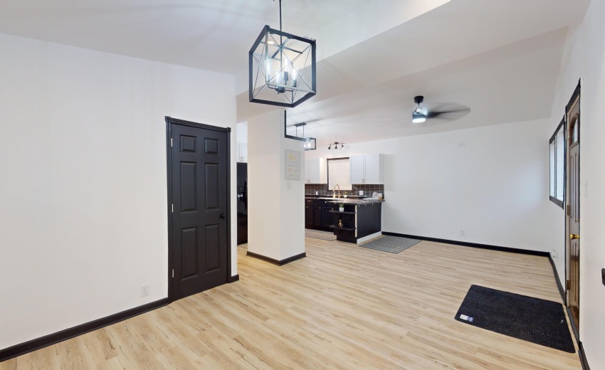 737-E-47th-Ave-05202024_001549