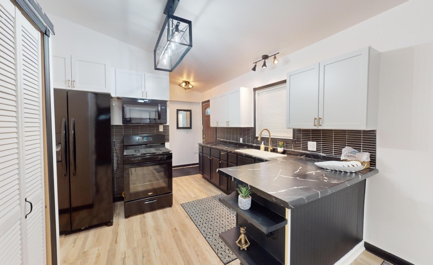 737-E-47th-Ave-05202024_001737