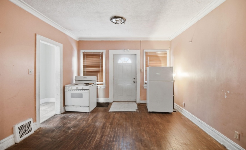 5-web-or-mls-IMG_0008 Toni B. (Sharon)