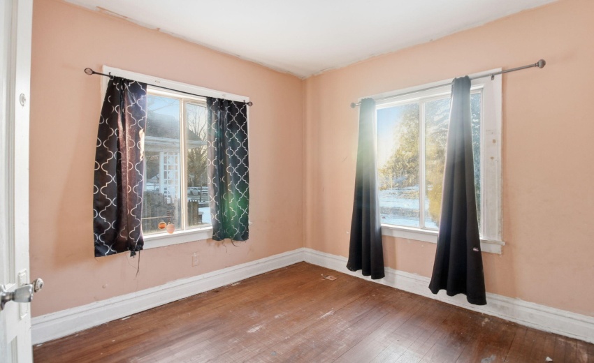 8-web-or-mls-IMG_0011 Toni B. (Sharon)