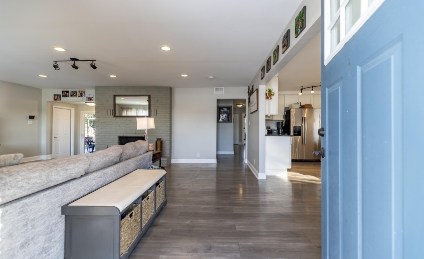9445 White Oak Ave-14