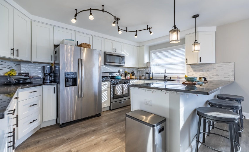 9445 White Oak Ave-25