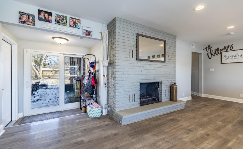 9445 White Oak Ave-29