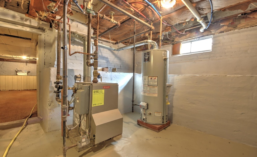 IMG_6771_2_3_4_5_6Interior 3