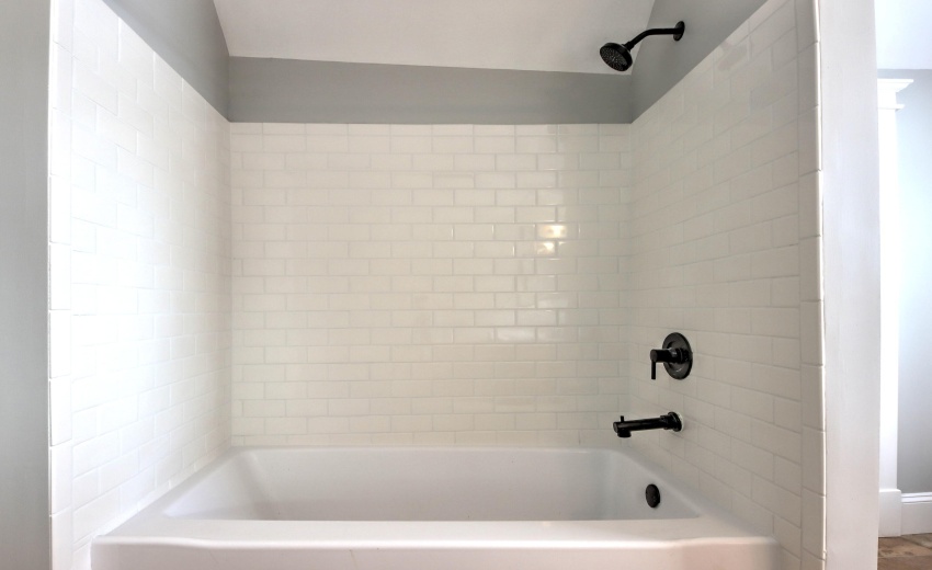 IMG_6711_2_3_4_5_6Interior 3