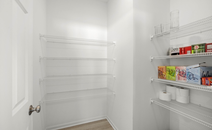 Onyx-Optional Pantry