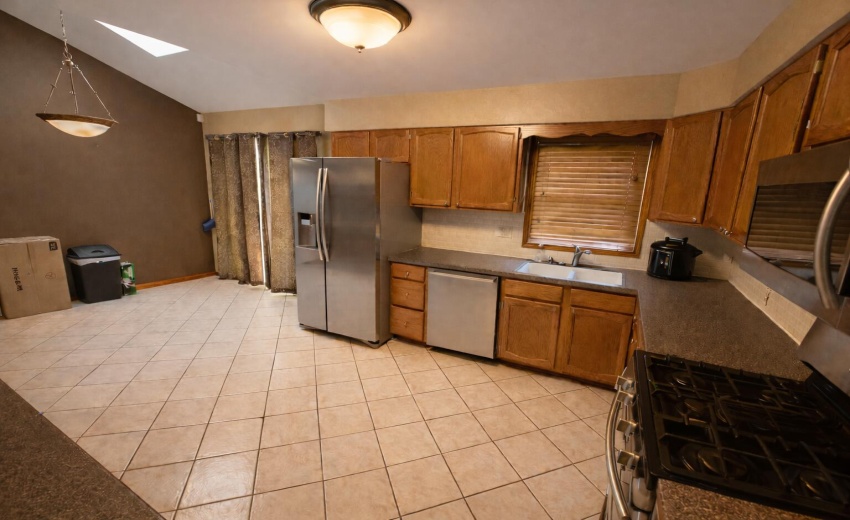 1325 Kitchen 2