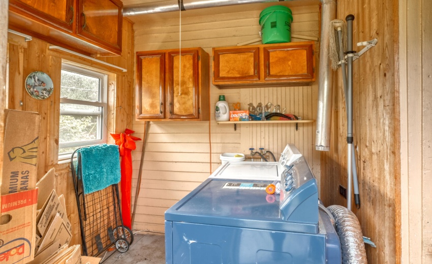 Laundry room/porch