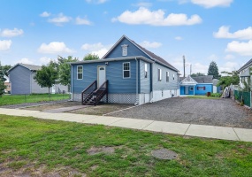 246 142nd Street, Hammond, Indiana, 3 Bedrooms Bedrooms, 13 Rooms Rooms,3 BathroomsBathrooms,Residential,For Sale,142nd,NRA833563