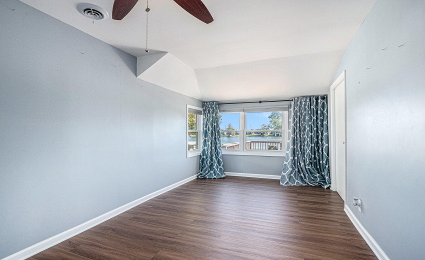 010_251008-6551n300e-23_409