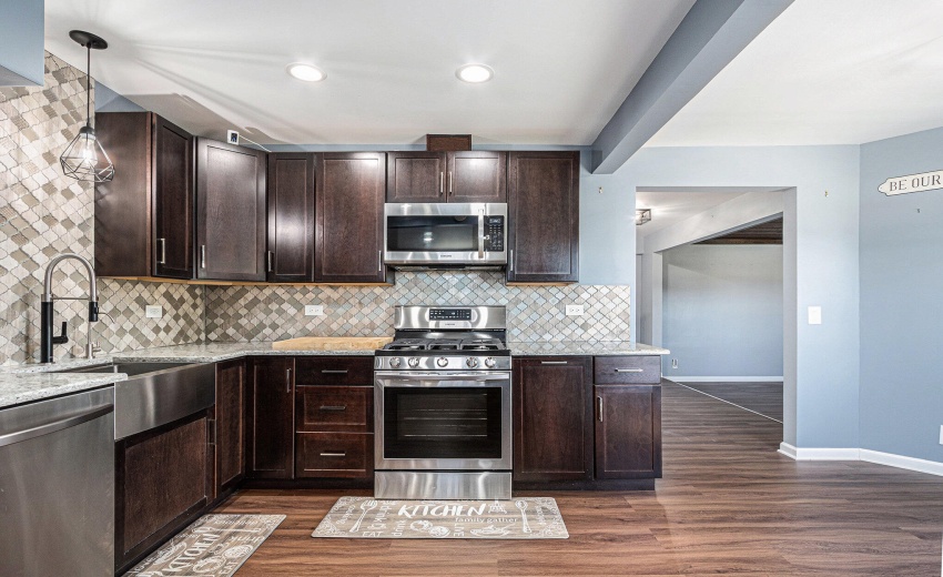 251008-6551n300e-07_403