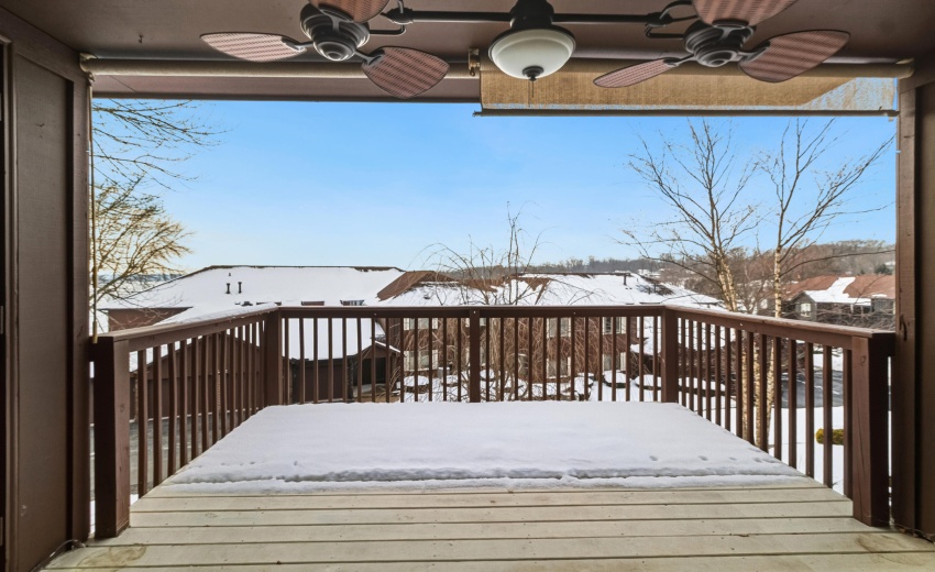 Extended Deck with Lake View!