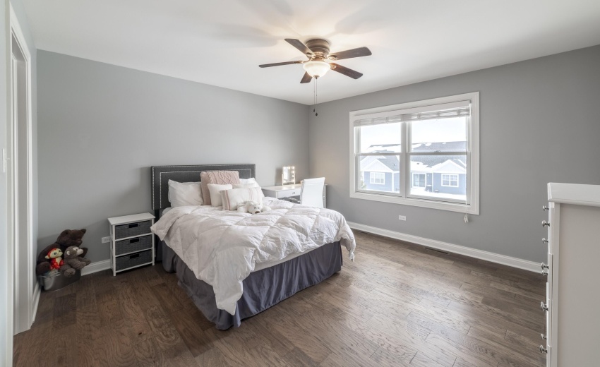 MThird107th Lane0045