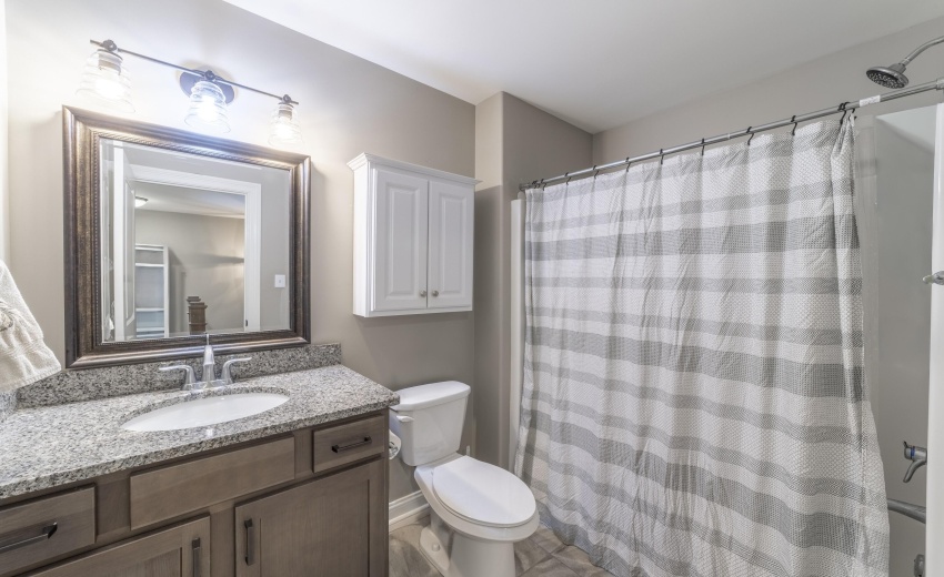 KHallBath107th Lane0039