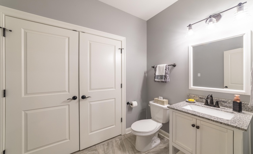 IHallBathLaundry107th Lane0012