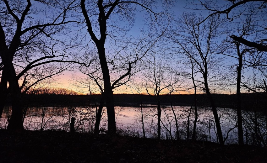 1130 Lakeview Drive - Photo 1