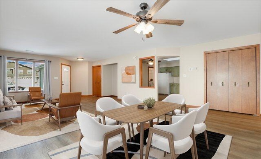 20--5--MID_CENTURY_LIVING_ROOM_002