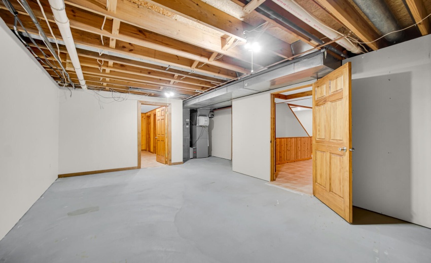 Basement Unfinished
