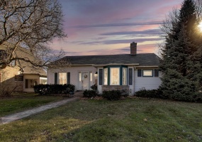 108 Beverly Place, Munster, Indiana, 3 Bedrooms Bedrooms, 7 Rooms Rooms,2 BathroomsBathrooms,Residential,For Sale,Beverly,NRA831325