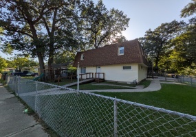 400 Liberty Street, Hobart, Indiana, 4 Bedrooms Bedrooms, 8 Rooms Rooms,3 BathroomsBathrooms,Residential,For Sale,Liberty,NRA833926