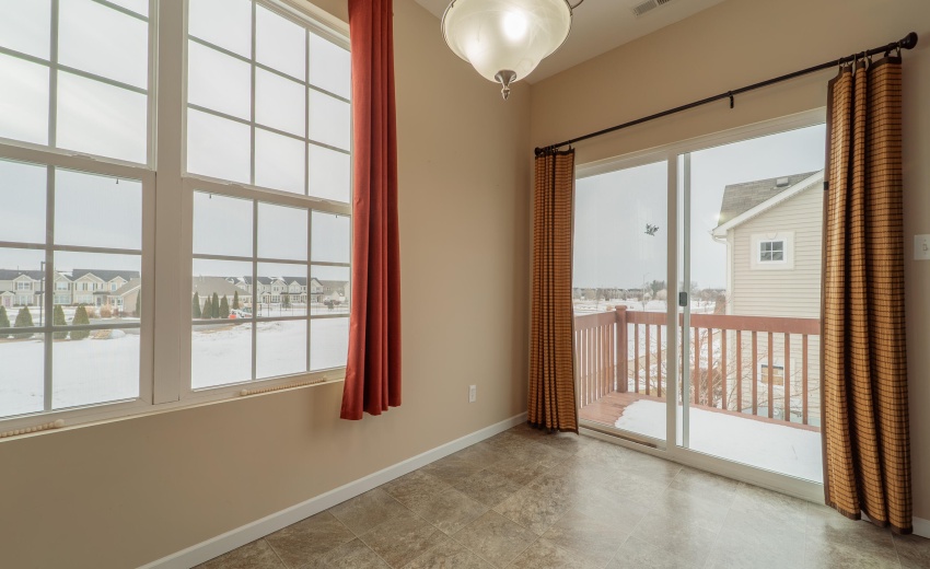 Kitchen & Dining Space