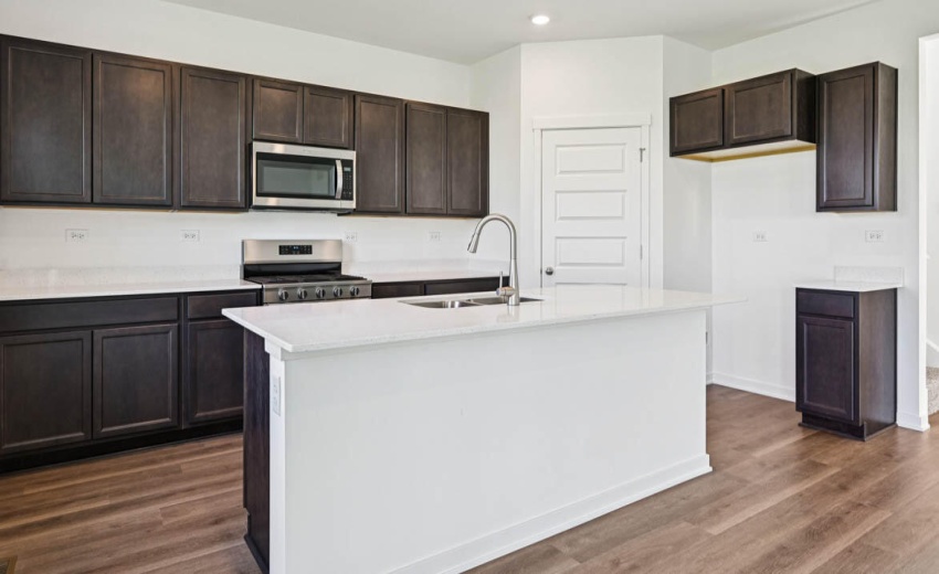 14-web-or-mls-Overland_Dr-S1810-014