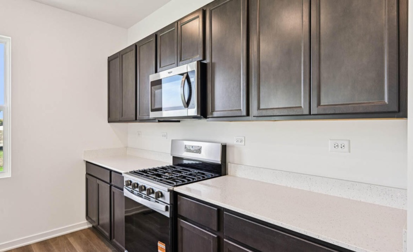 16-web-or-mls-Overland_Dr-S1810-016