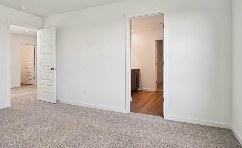 32-web-or-mls-Overland_Dr-S1810-032