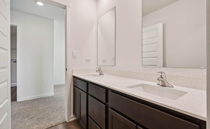 26-web-or-mls-Overland_Dr-S1810-026