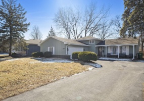 1040 Fran Lin Parkway, Munster, Indiana, 3 Bedrooms Bedrooms, 9 Rooms Rooms,2 BathroomsBathrooms,Residential,For Sale,Fran Lin,NRA834019