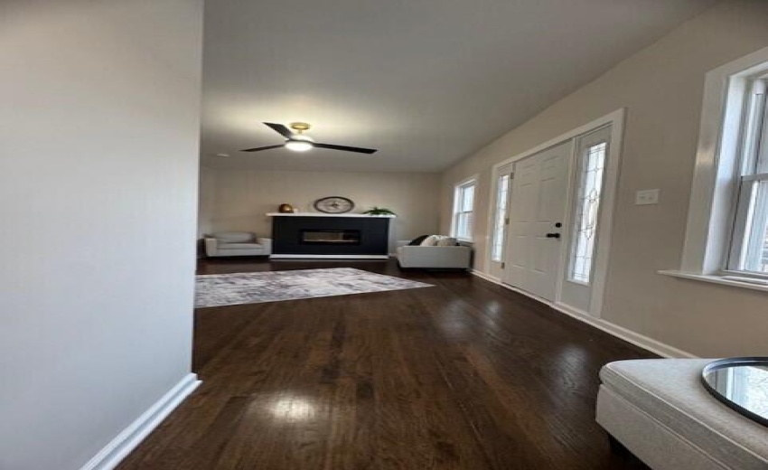 Max Properties 4257 Van Buren Photo 7