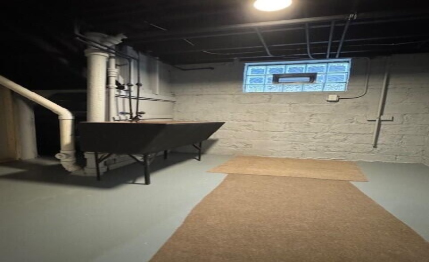 Max Properties 4257 Van Buren Photo 22