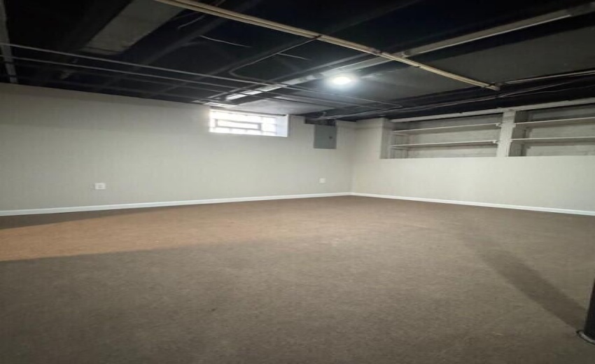 Max Properties 4257 Van Buren Photo 21