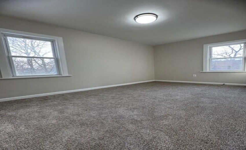 Max Properties 4257 Van Buren Photo 17