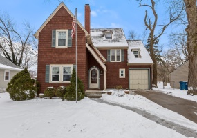 109 Elmwood Place, Crown Point, Indiana, 4 Bedrooms Bedrooms, 8 Rooms Rooms,2 BathroomsBathrooms,Residential,For Sale,Elmwood,NRA834028