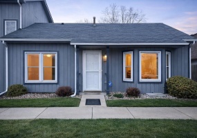 6070 Pennsylvania Drive, Merrillville, Indiana, 2 Bedrooms Bedrooms, 7 Rooms Rooms,1 BathroomBathrooms,Residential Lease,For Sale,Pennsylvania,NRA834067