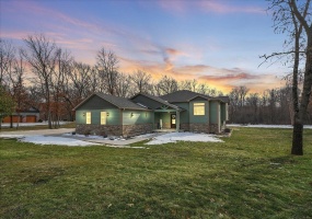 8183 Old Oak Drive, DeMotte, Indiana, 4 Bedrooms Bedrooms, 11 Rooms Rooms,3 BathroomsBathrooms,Residential,For Sale,Old Oak,NRA834011