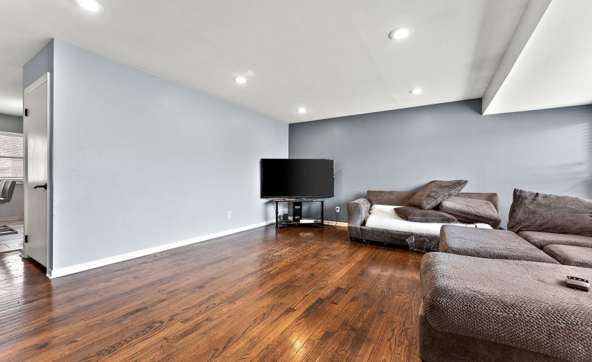 1142 W 72nd Ln Living Room 1