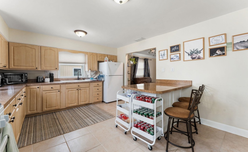 324 Maple St kitchen 1
