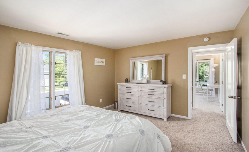 2305 Martha St. primary suite