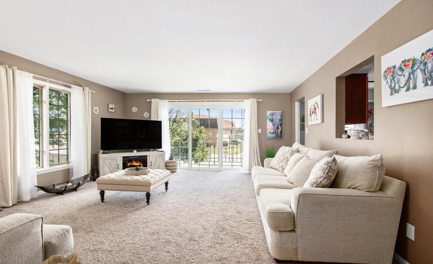 2305 Martha St. living room