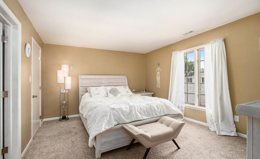 Primary bedroom with ensuite bath!